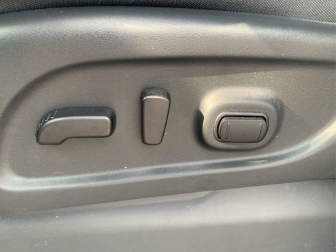 Used 2024 Nissan Titan SV w/ SV Convenience Package image 30