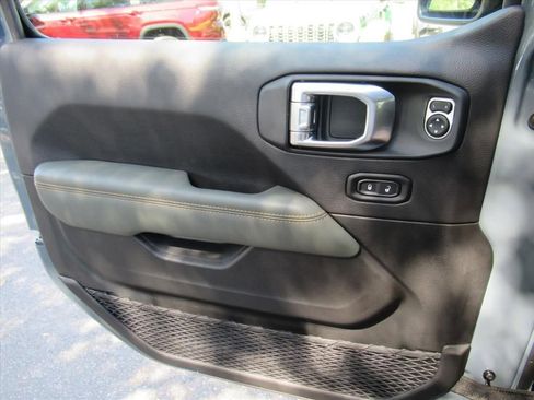 New 2026 Jeep Gladiator Mojave AWD/4WD image 19