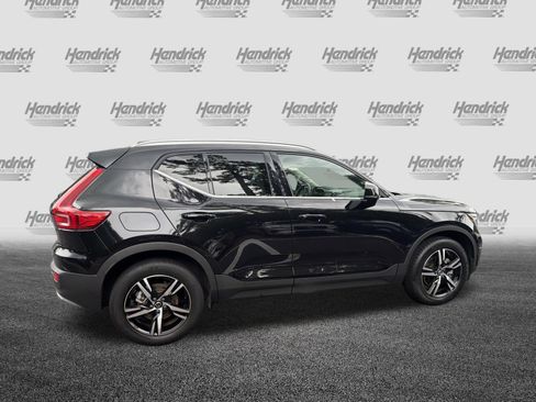 Certified 2023 Volvo XC40 B5 Plus AWD/4WD image 11