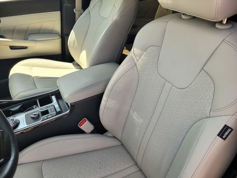 Used 2023 Kia Sorento SX Prestige w/ Panoramic Sunroof Package AWD/4WD image 11