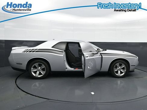 Used 2021 Dodge Challenger SXT RWD image 37