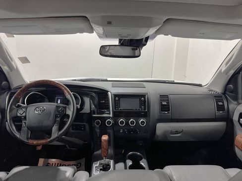Used 2018 Toyota Sequoia Platinum AWD/4WD image 2