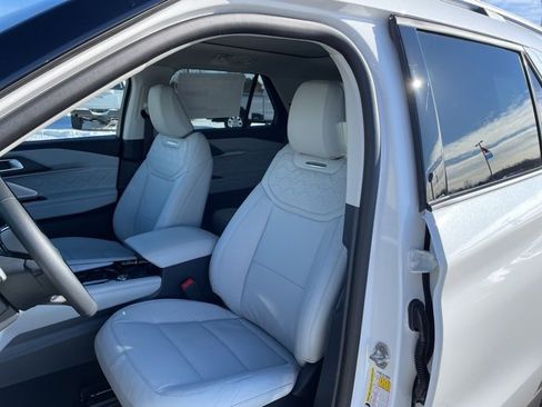 New 2026 Ford Explorer Platinum image 24