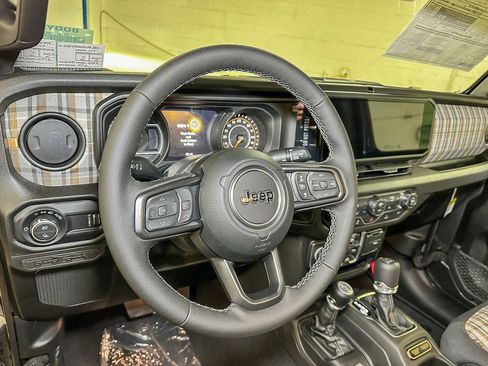 New 2026 Jeep Gladiator Overland AWD/4WD image 20
