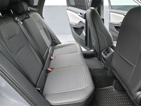 Used 2024 Volkswagen Taos SE image 16