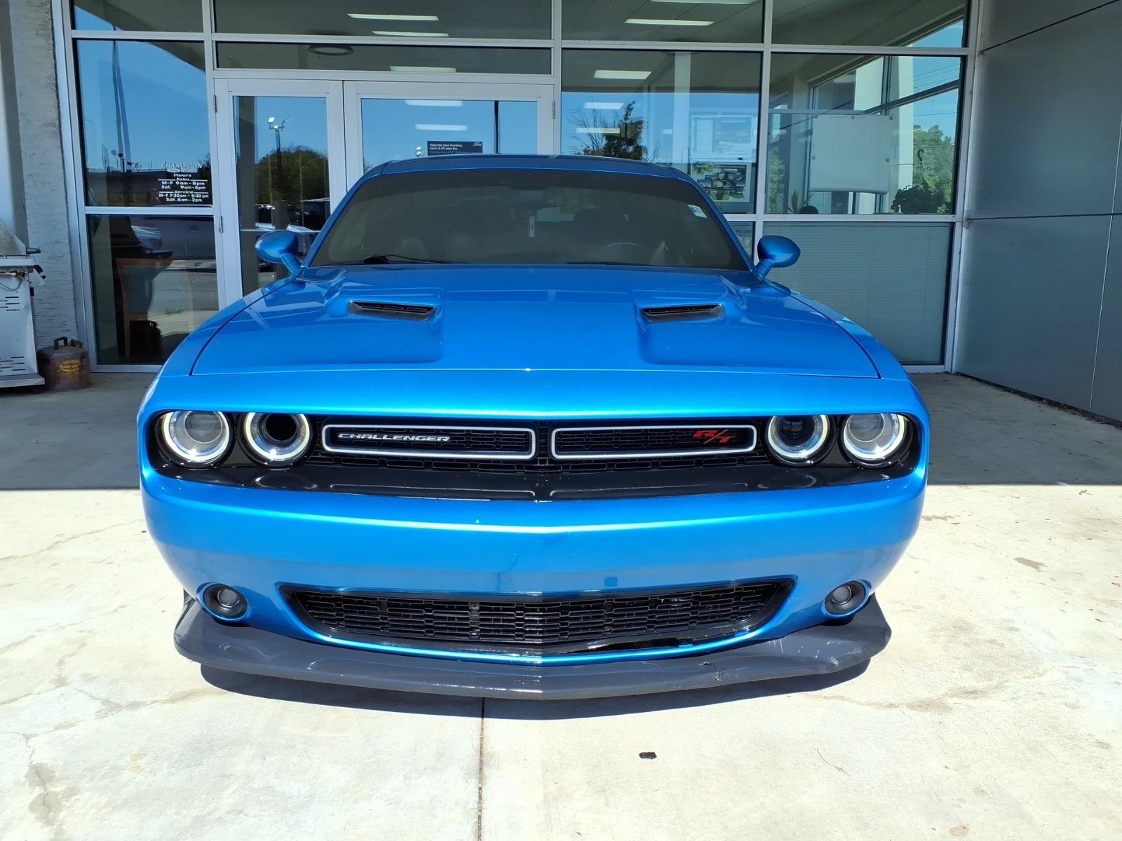 Used 2018 Dodge Challenger R/T Scat Pack RWD image 2