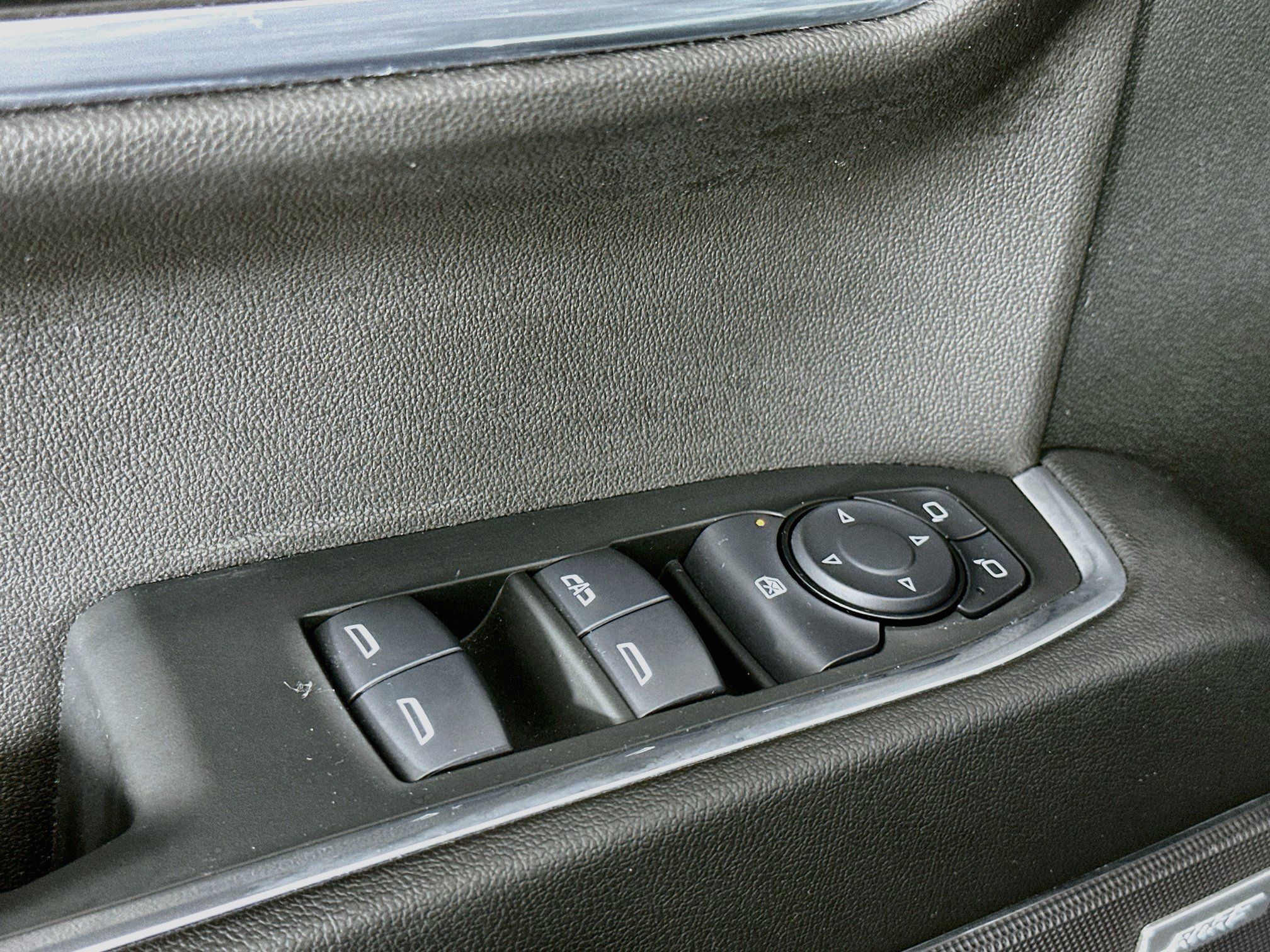 Used 2024 Chevrolet Silverado 1500 LT Trail Boss w/ Convenience Package II AWD/4WD image 15