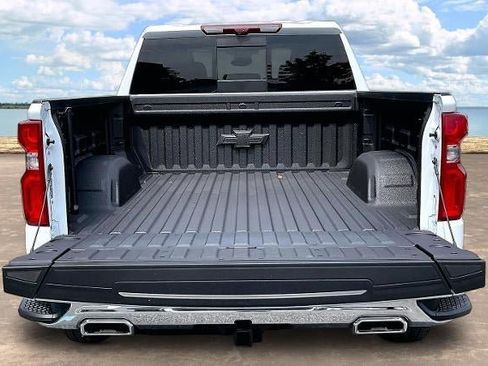 Used 2026 Chevrolet Silverado 1500 LTZ w/ LTZ Premium Package AWD/4WD image 7