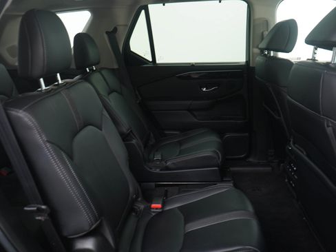 Used 2023 Honda Pilot Touring image 12