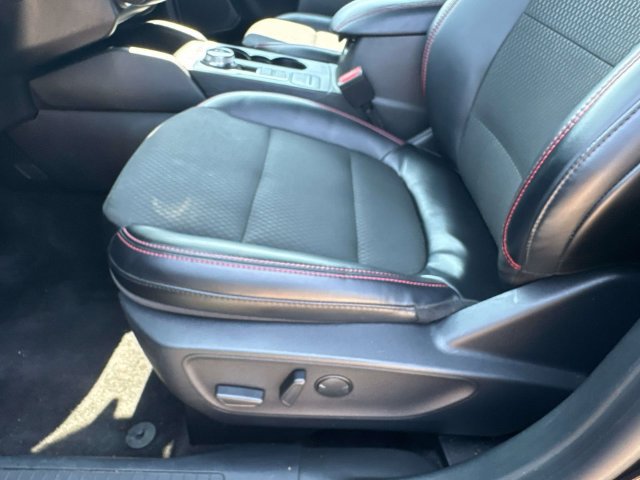 Used 2025 Ford Escape ST-Line FWD image 23