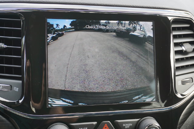 Used 2022 Jeep Grand Cherokee Laredo E RWD image 12