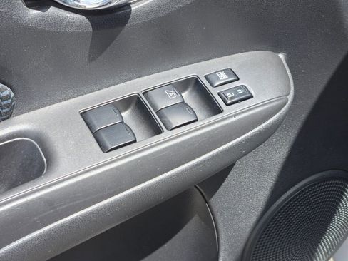 Used 2015 Nissan Versa Note SV FWD image 20