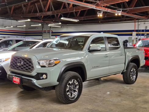 Used 2023 Toyota Tacoma TRD Off-Road w/ Technology Package image 2