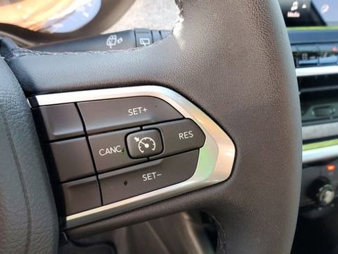 Certified 2024 Jeep Compass Latitude image 9