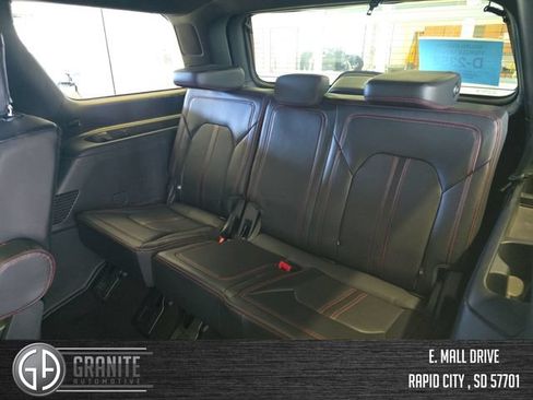 Used 2024 Ford Expedition Limited AWD/4WD image 38