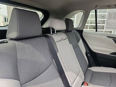 Used 2020 Toyota RAV4 XLE w/ Convenience Package image 29