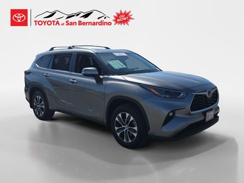 Certified 2025 Toyota Highlander XLE AWD/4WD image 7