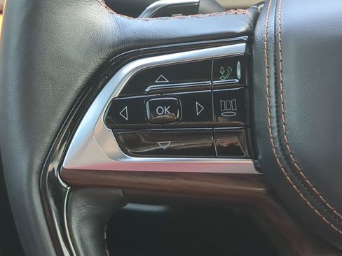Used 2025 Jeep Grand Cherokee Summit w/ Luxury Tech Group V AWD/4WD image 24