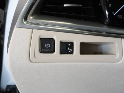 Used 2023 Cadillac XT5 Premium Luxury AWD/4WD image 15