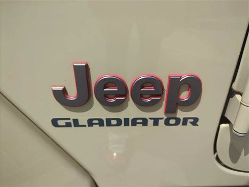 Used 2020 Jeep Gladiator Rubicon AWD/4WD image 23