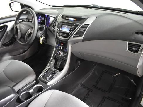 Used 2014 Hyundai Elantra SE w/ Option Group 02 FWD image 31