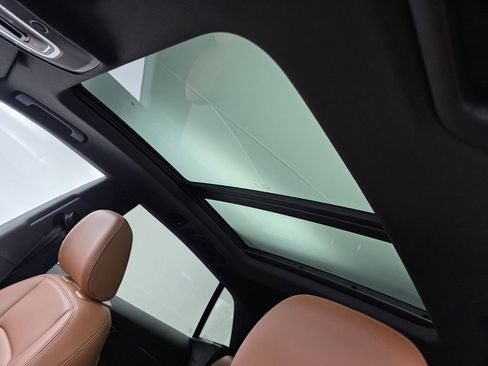 Used 2019 Audi Q8 Premium image 12