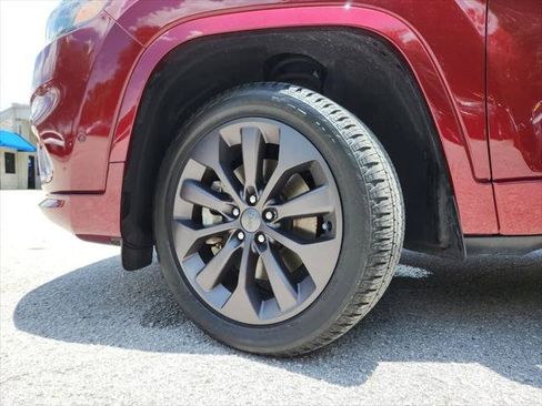 Certified 2021 Jeep Cherokee High Altitude AWD/4WD image 36