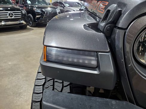 Used 2021 Jeep Gladiator Mojave AWD/4WD image 51
