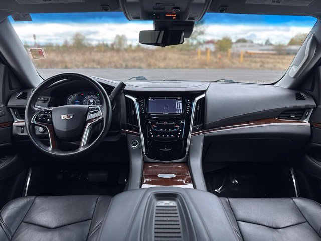 Used 2019 Cadillac Escalade Luxury AWD/4WD image 20