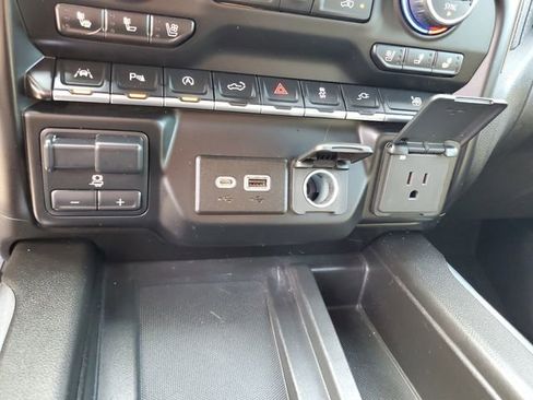 Used 2021 Chevrolet Silverado 1500 High Country w/ Technology Package image 26