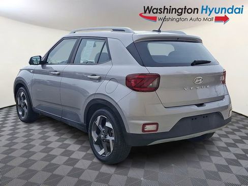 Certified 2026 Hyundai Venue SEL FWD image 4