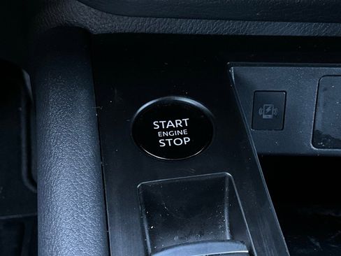 Used 2025 Nissan Kicks SV image 23