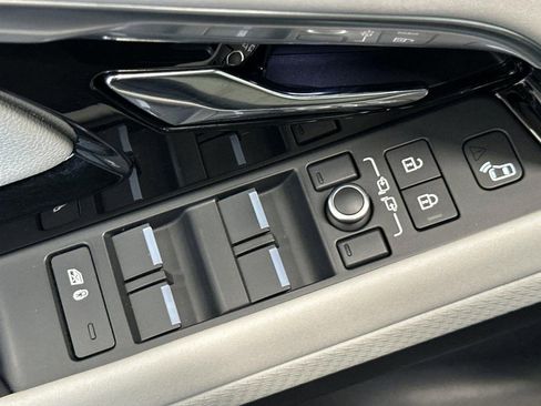Used 2022 Land Rover Range Rover Evoque R-Dynamic S image 13