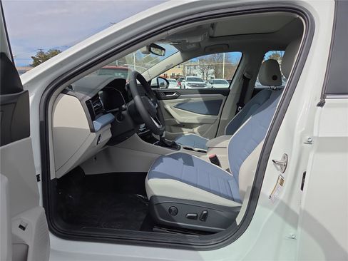 New 2026 Volkswagen Jetta SE image 13