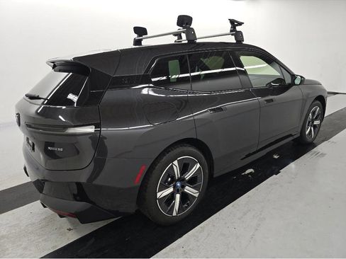 Used 2023 BMW iX xDrive50 w/ Sport Package AWD/4WD image 6