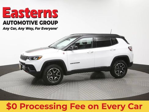 Used 2025 Jeep Compass Trailhawk AWD/4WD image 55