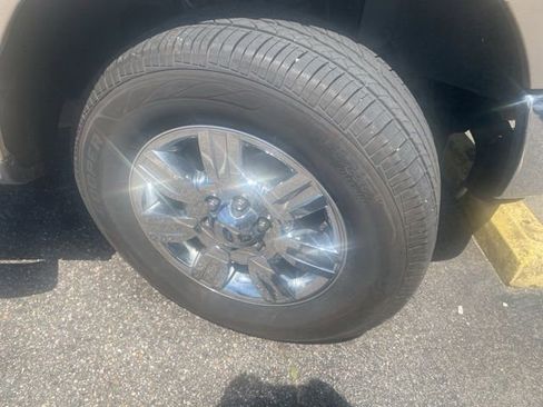 Used 2012 Ford F150 XLT w/ XLT Chrome Pkg image 10