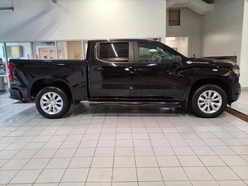 Used 2022 Chevrolet Silverado 1500 Custom AWD/4WD image 7
