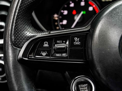 Used 2022 Alfa Romeo Giulia Ti image 29