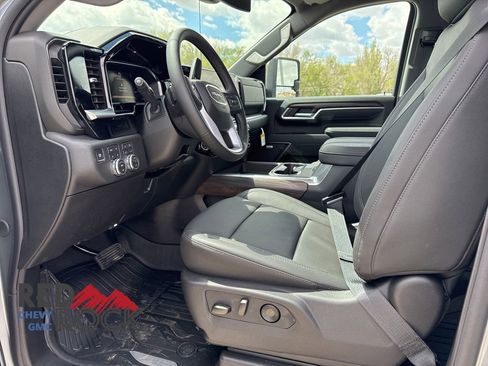 New 2026 GMC Sierra 2500 SLT w/ SLT Premium Package AWD/4WD image 10