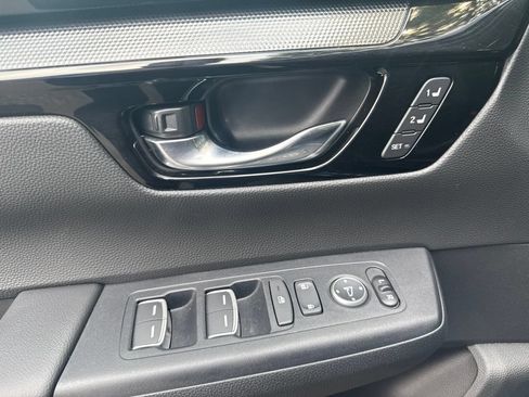 Used 2025 Honda CR-V EX-L image 12