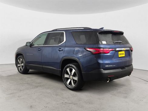Used 2023 Chevrolet Traverse LT w/ LT Premium Package image 3