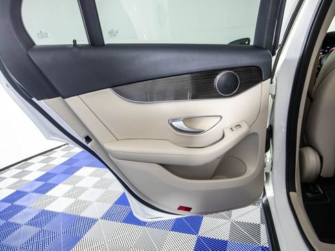 Used 2022 Mercedes-Benz GLC 300 4MATIC image 15