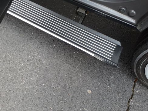 Used 2022 Jeep Wagoneer Series III w/ Premium Group I image 8