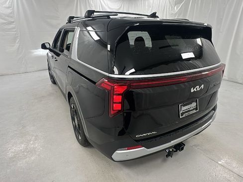 New 2026 Kia Carnival EX FWD image 5