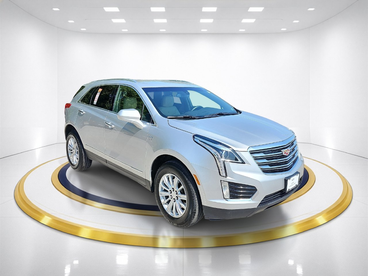 Used 2017 Cadillac XT5 FWD image 3