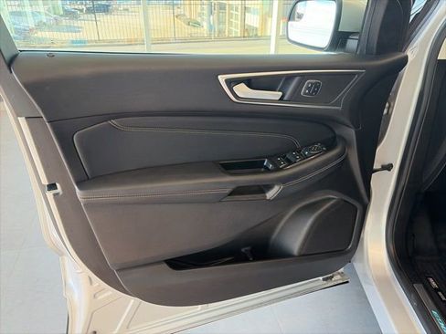 Used 2018 Ford Edge Titanium image 25