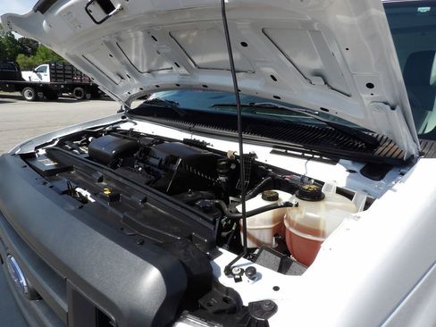 Used 2021 Ford E-350 and Econoline 350 Super Duty image 29