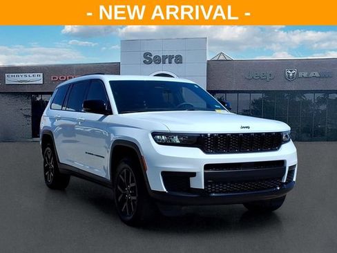 Used 2024 Jeep Grand Cherokee L Altitude AWD/4WD image 1