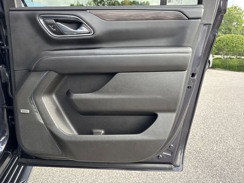 Used 2023 Chevrolet Suburban LT RWD image 40